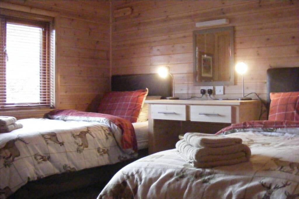 Glas Doire Lodge, Glen Roy Nature Reserve Roybridge Esterno foto